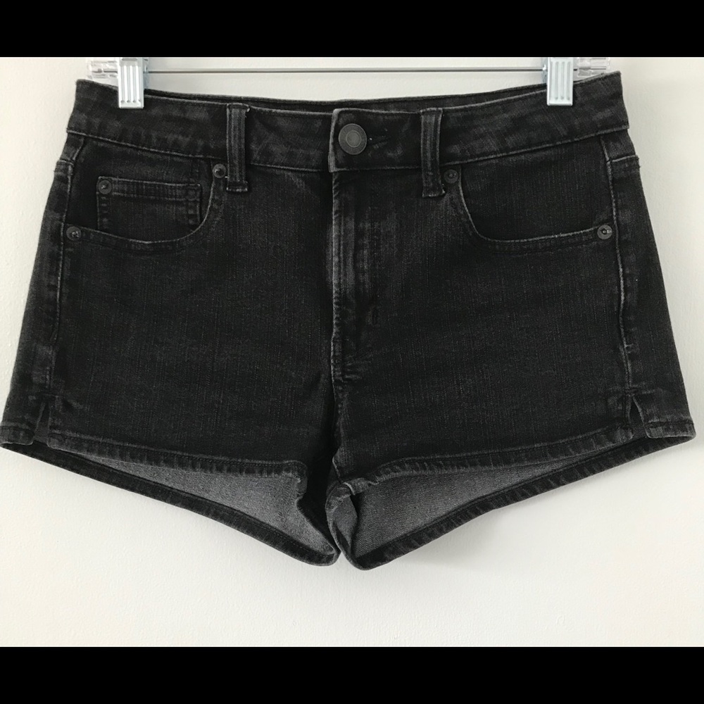 American Eagle 🦅 black wash jean shorts